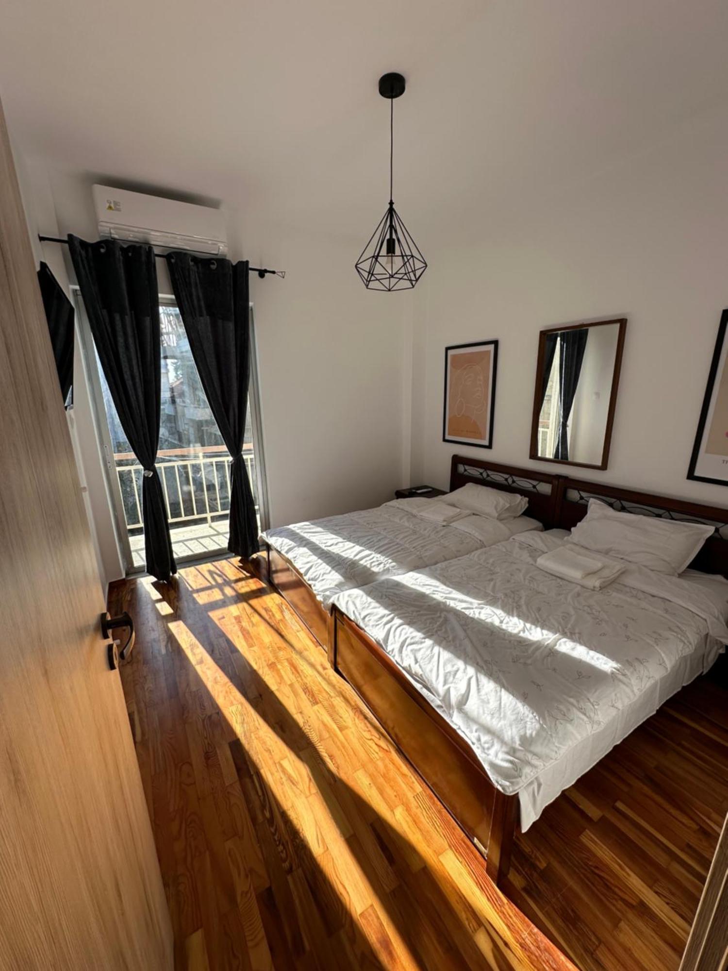 Sunflower Suite Trikala Εξωτερικό φωτογραφία